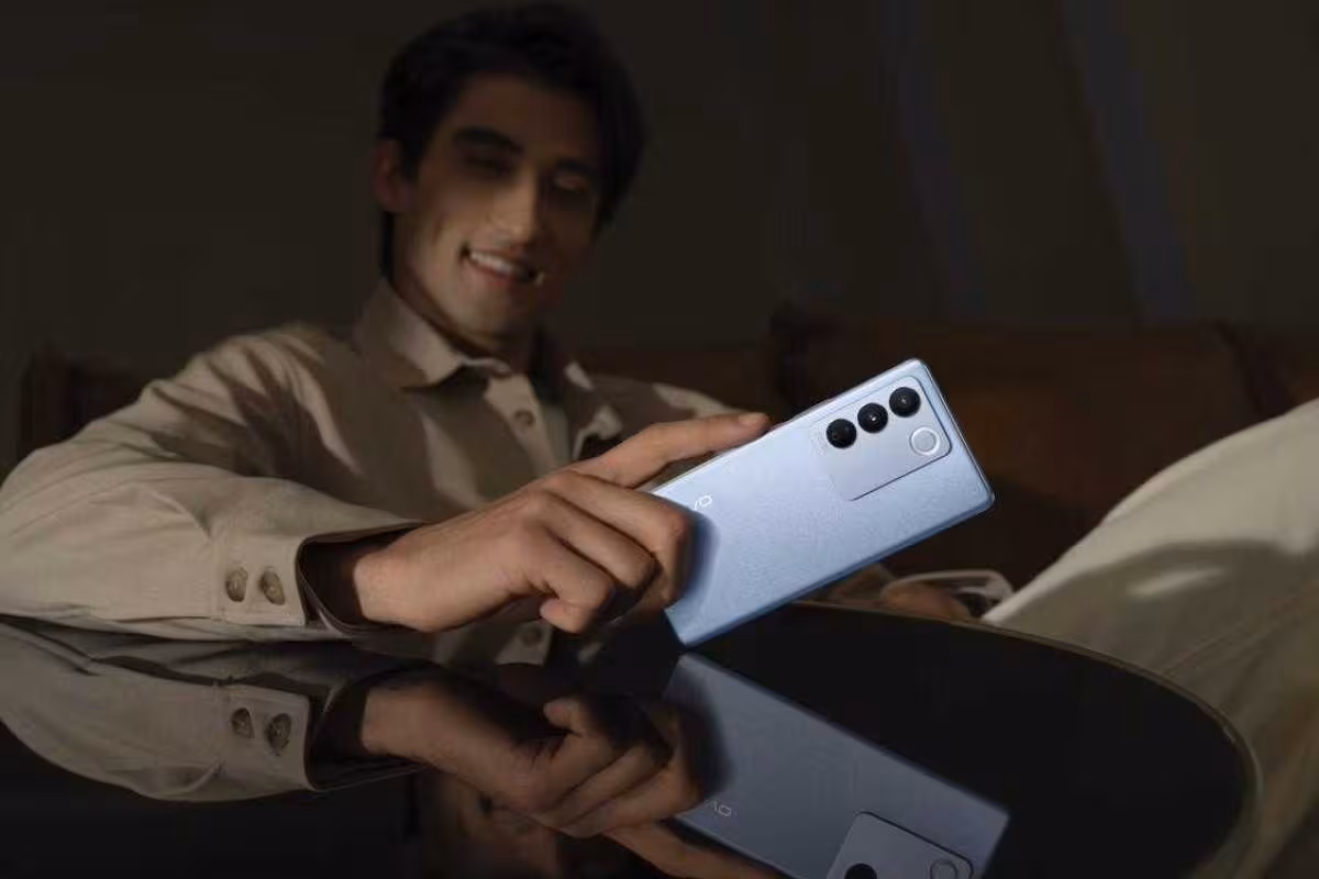 Vivo представила линейку смартфонов Vivo V27 4 Vivo V27
