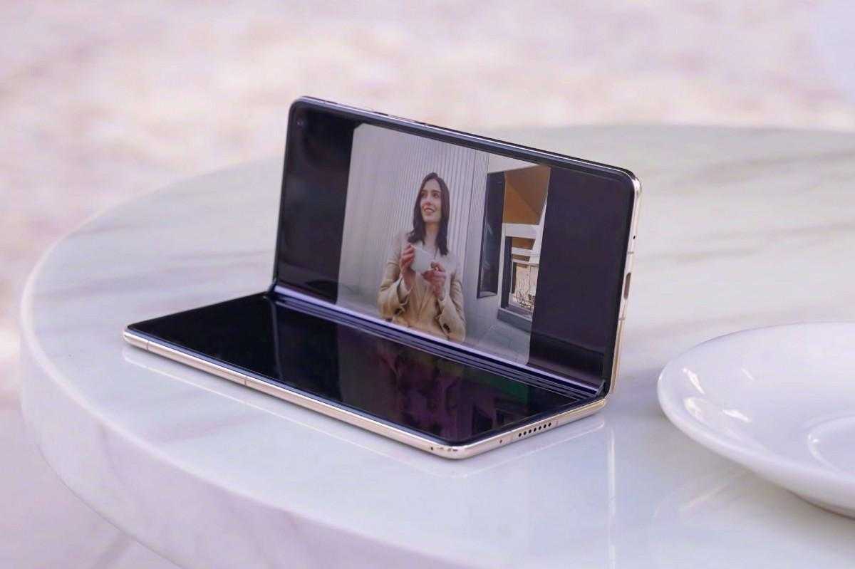 Huawei представил Mate X3 12 Huawei