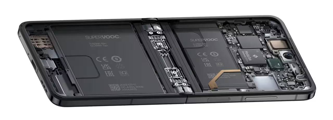 OPPO начала продажи складного смартфона Find N2 Flip в России 3 Внутренние компоненты складного смартфона OPPO Find N2 Flip в разложенном виде