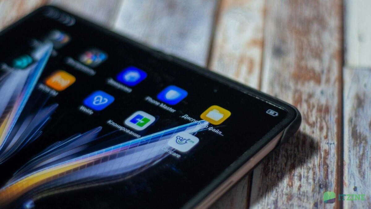 Обзор Tecno Phantom V Fold: неожиданно классный складной смартфон 58 tecno phantom v fold itzine.ru 41