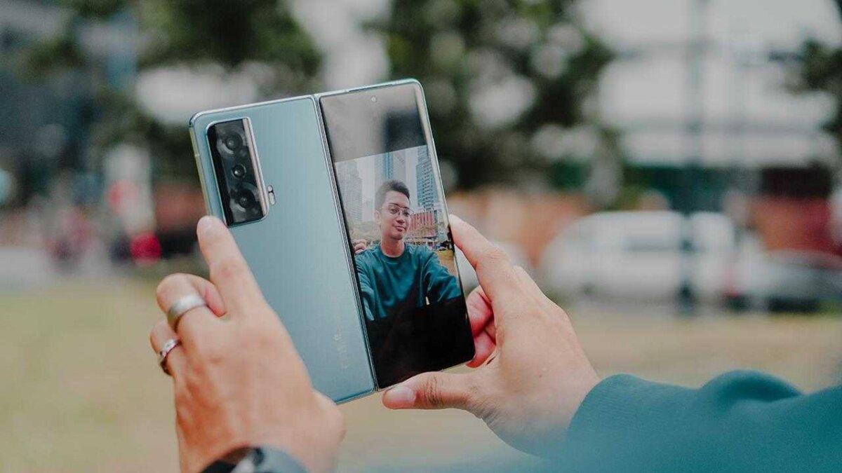 Honor Magic V2