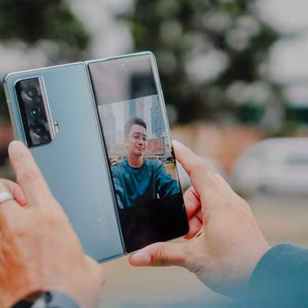 Honor Magic V2