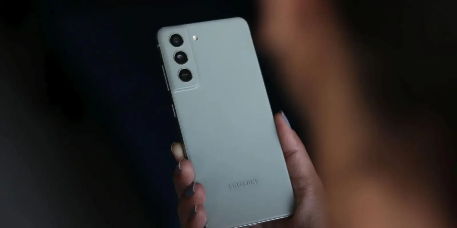Samsung Galaxy S23 FE получит зарядку на 25 Вт 2 Samsung