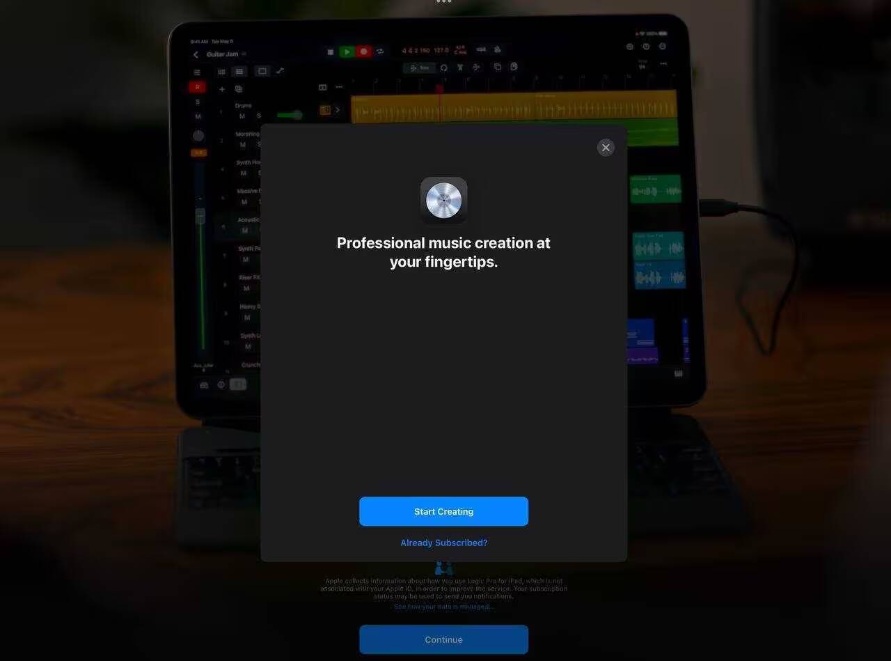 Экран iPad с интерфейсом для создания музыки и подписками