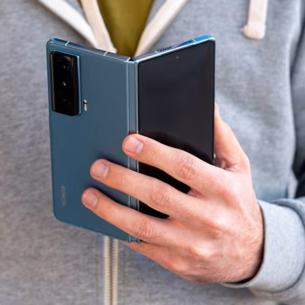 Honor Magic V2