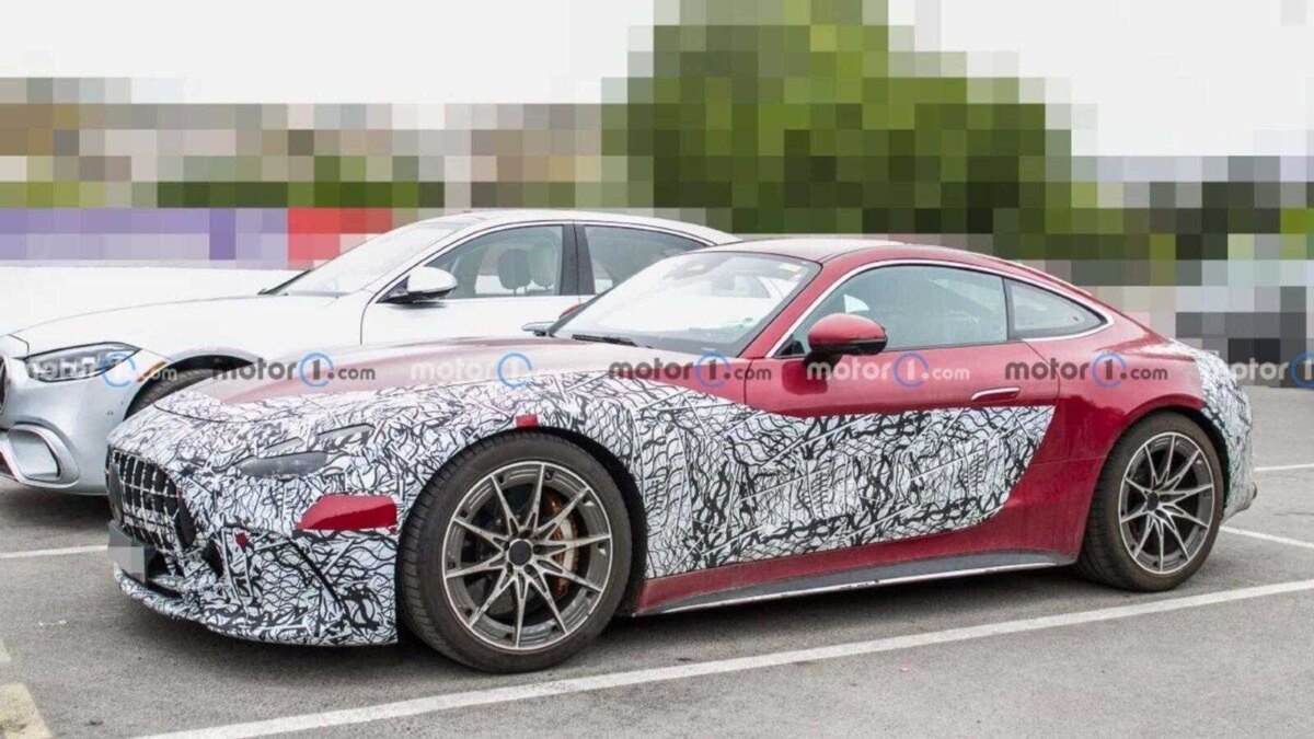2024 mercedes amg gt coupe phev spy photo