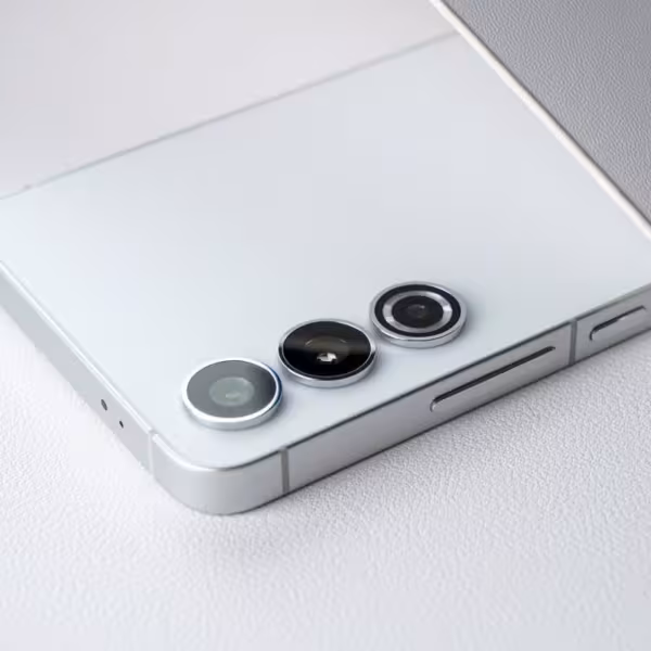 Samsung Galaxy S24 и S24+ получат плоский дизайн