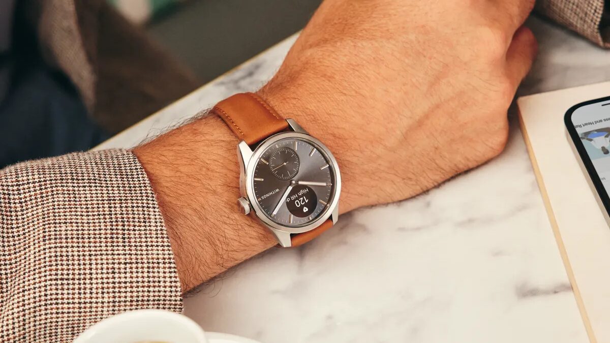 scanwatch 2 42mm black lifestyle en.png