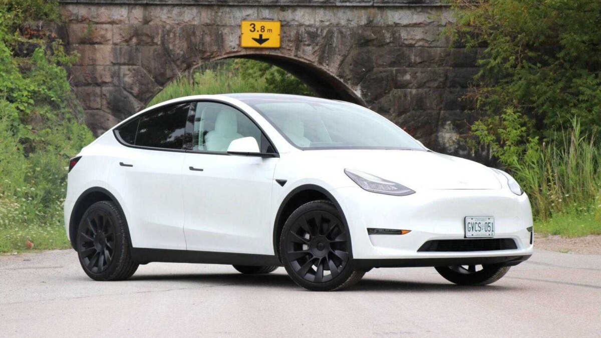 437325 tesla model y 2020 tracer la voie une fois de plus