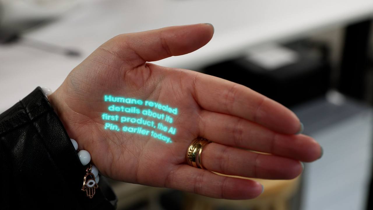Ai Pin: Загадочное Устройство от Humane — Прорыв во Взаимодействии с Искусственным Интеллектом 5 photo 2023 10 02 12.53.08