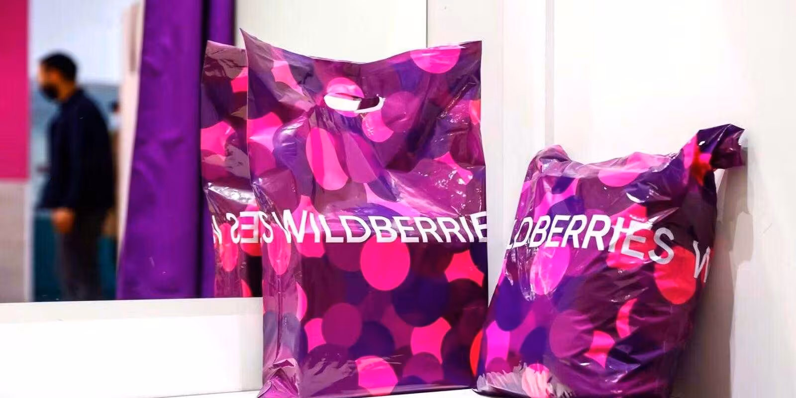 Wildberries начал компенсировать стоимость товара, если его подменили 2 wildberries i ozon zahlestnuli poddelnye otzyvy k tovaram. polzovateli pishut ih za dengi 4