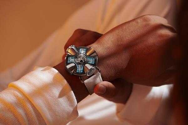 MB&F представил люкс-аксессуар HM11 Architect — часы-НЛО 3 2 9