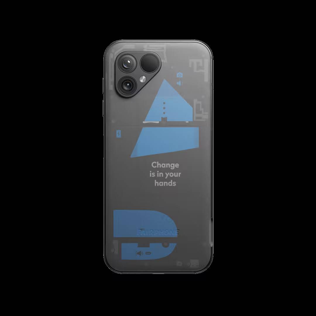 Задняя панель смартфона Fairphone с тремя камерами и декоративным дизайном