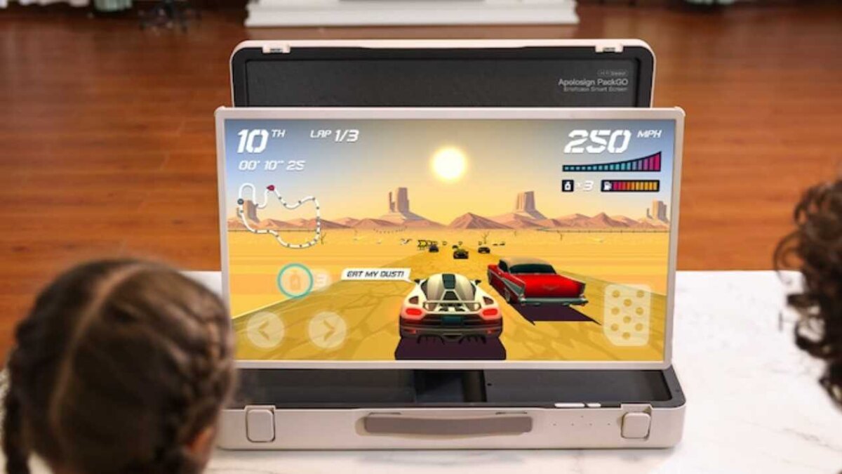 Портативный монитор-чемодан Apolosign PackGo показывает игру