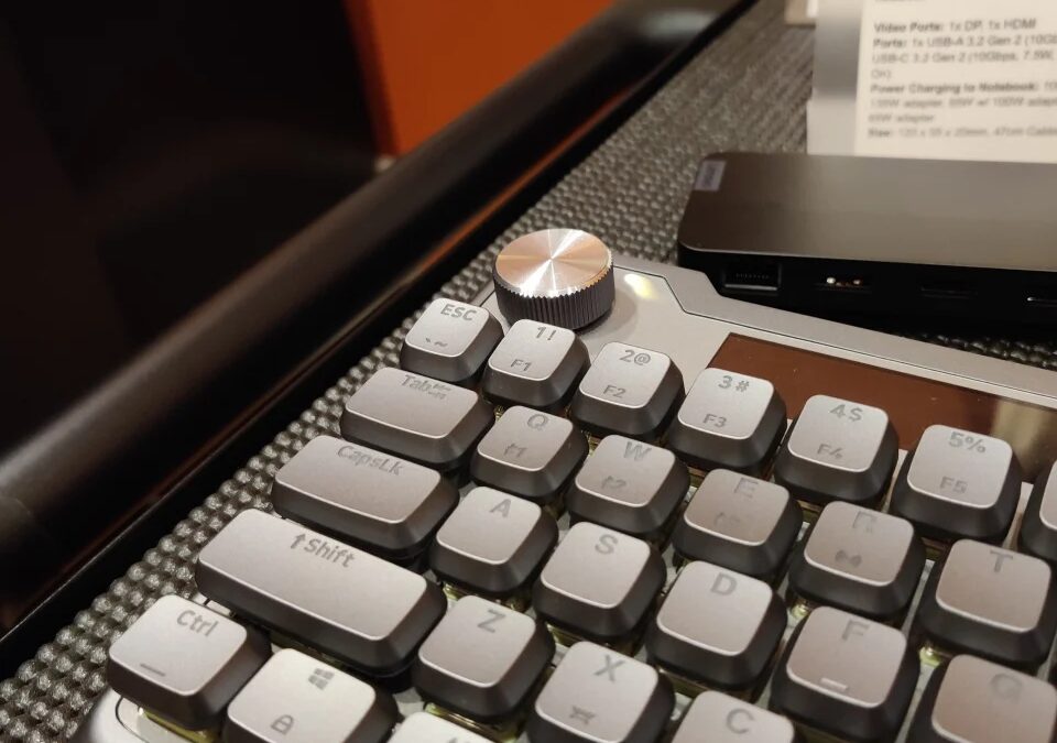 CES 2024: Lenovo продемонстрировал клавиатуру и мышь с заводной зарядкой 5 05zlqluimriomx0nhro4avu 2