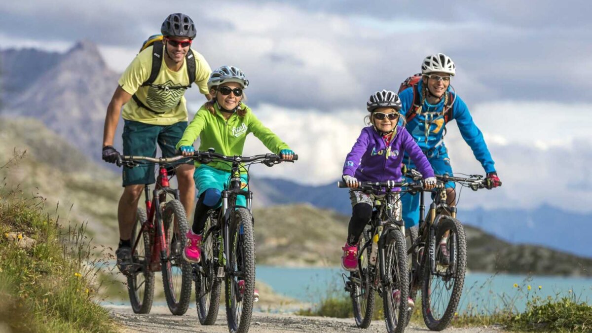 1646862579 1 sportishka com p semya na velosipedakh turizm krasivo foto 1