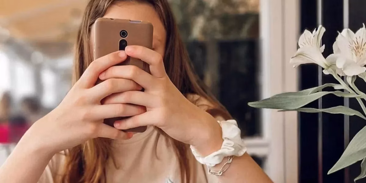 Huawei готовит к выпуску новый смартфон-раскладушку с гибким дисплеем 1 1 1200