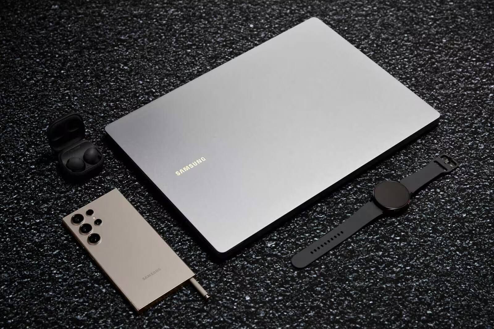 Samsung представила Galaxy S24, Galaxy S24+ и флагман Galaxy S24 Ultra официально на Unpacked 2024 16 Samsung представила Galaxy S24, Galaxy S24+ и флагман Galaxy S24 Ultra официально на Unpacked 2024