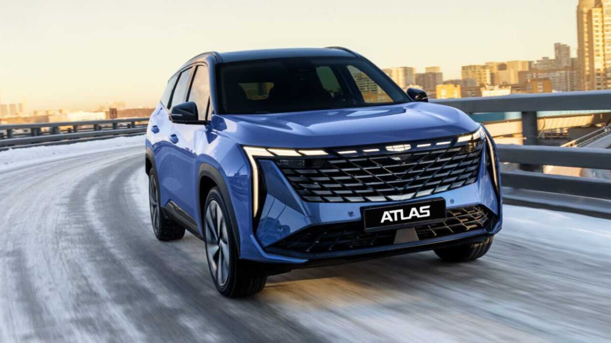 Geely объявил цены на новый кроссовер Atlas для России 4 d08a0d014c127d66956501b221926ac5 scaled e1705475588859 1280x716 large