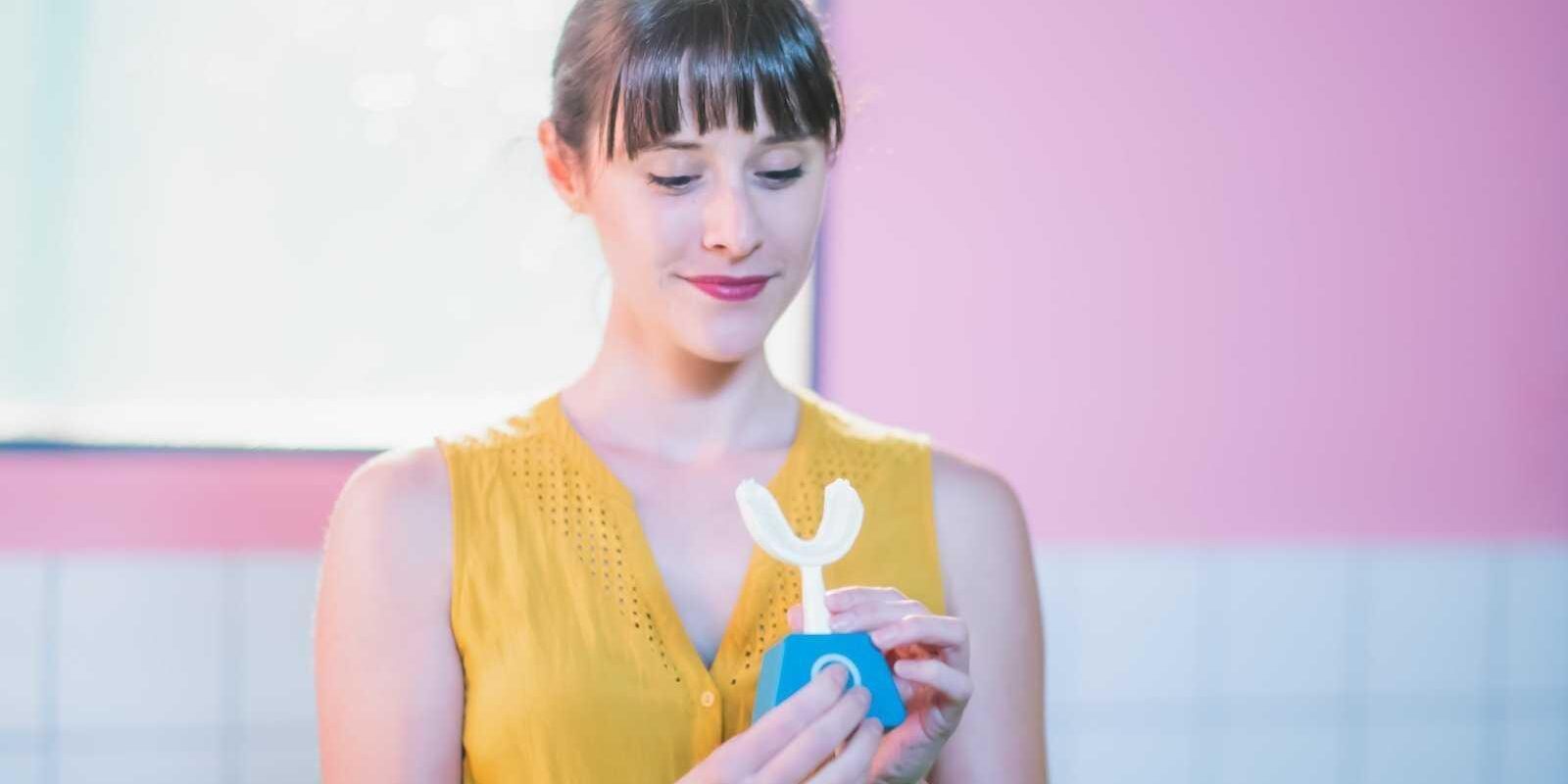 CES 2024: FasTeesH представил зубную щетку Y-Brush для ленивых 1 dims large