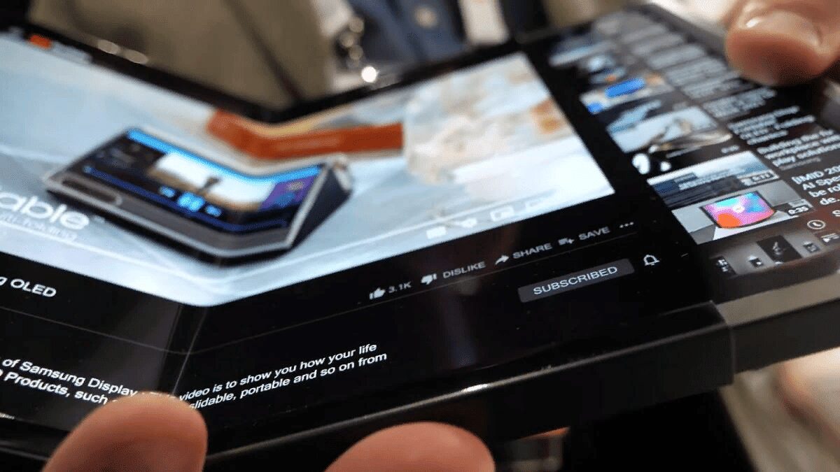 Компания Samsung запатентовала квадратный смартфон с выдвижным дисплеем 2 image 138