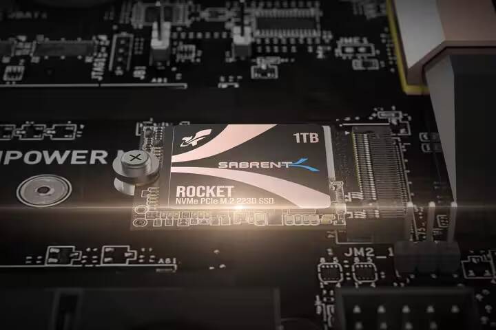 Топ 8 лучших SSD на 2024 год 7 SSD SSD Rocket NVMe PCIe M.2 2280 на материнской плате