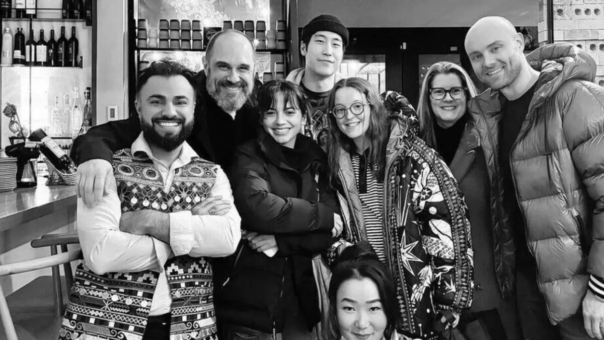 several cast members of the last of us including bella ramsey and isabela merced with staff at zarak restaurant in vancouver 1
