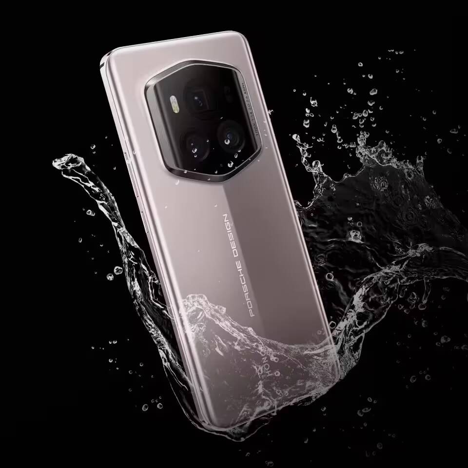 Смартфон Honor Magic6 Porsche Design с водяным эффектом