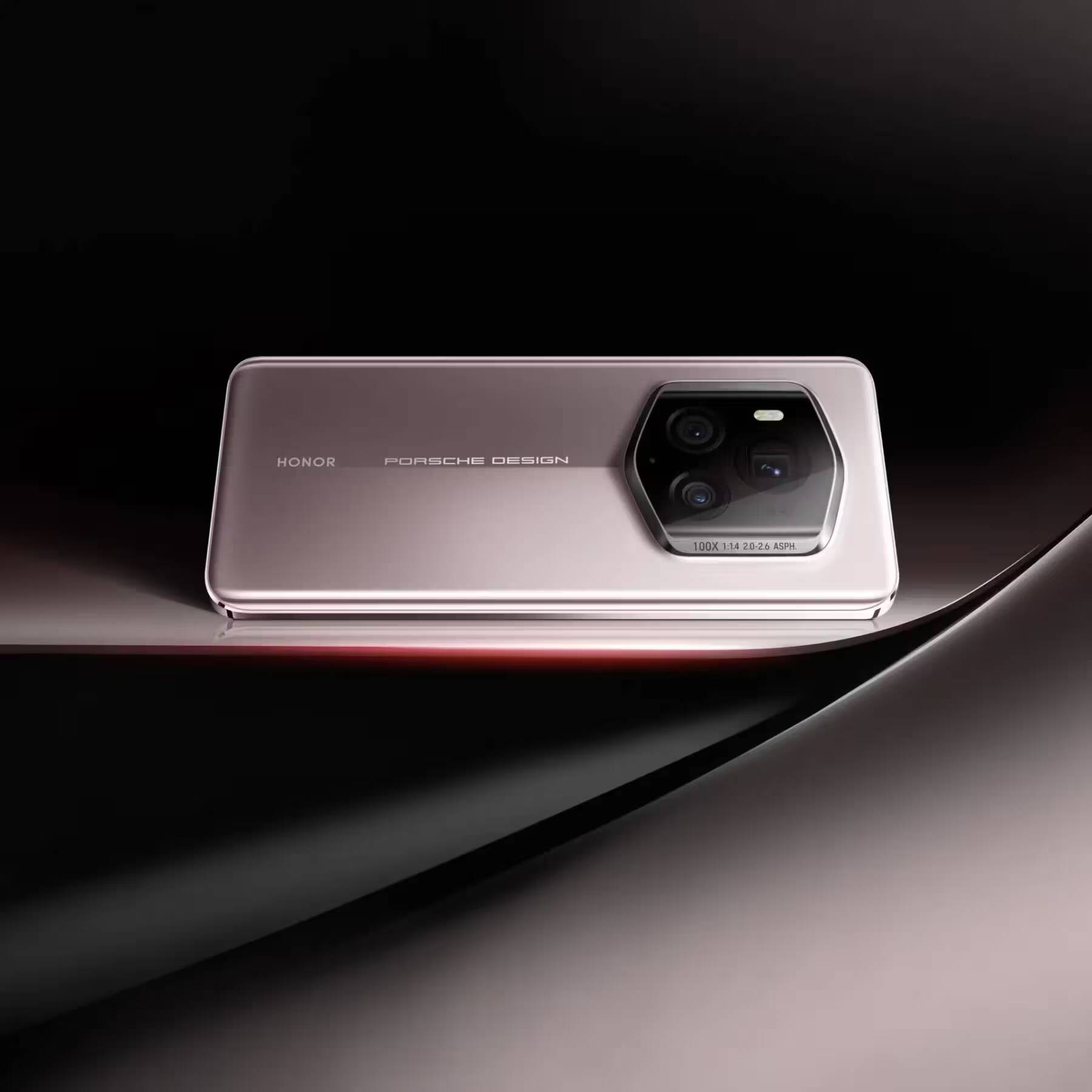 Задняя панель смартфона Honor Magic6 Porsche Design с крупным модулем камер