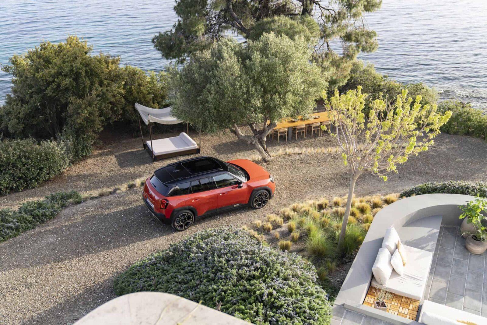 MINI выпустила Aceman, свой первый электромобиль 26 2025 mini aceman exterior 101