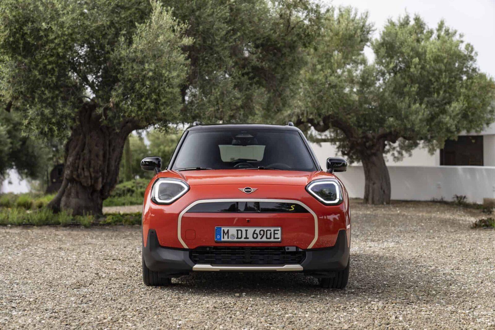 MINI выпустила Aceman, свой первый электромобиль 21 2025 mini aceman exterior 103