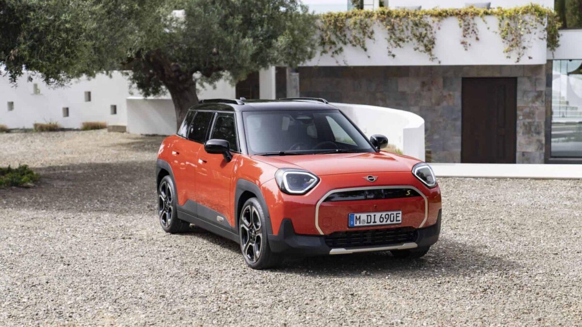 MINI выпустила Aceman, свой первый электромобиль 18 2025 mini aceman exterior 115