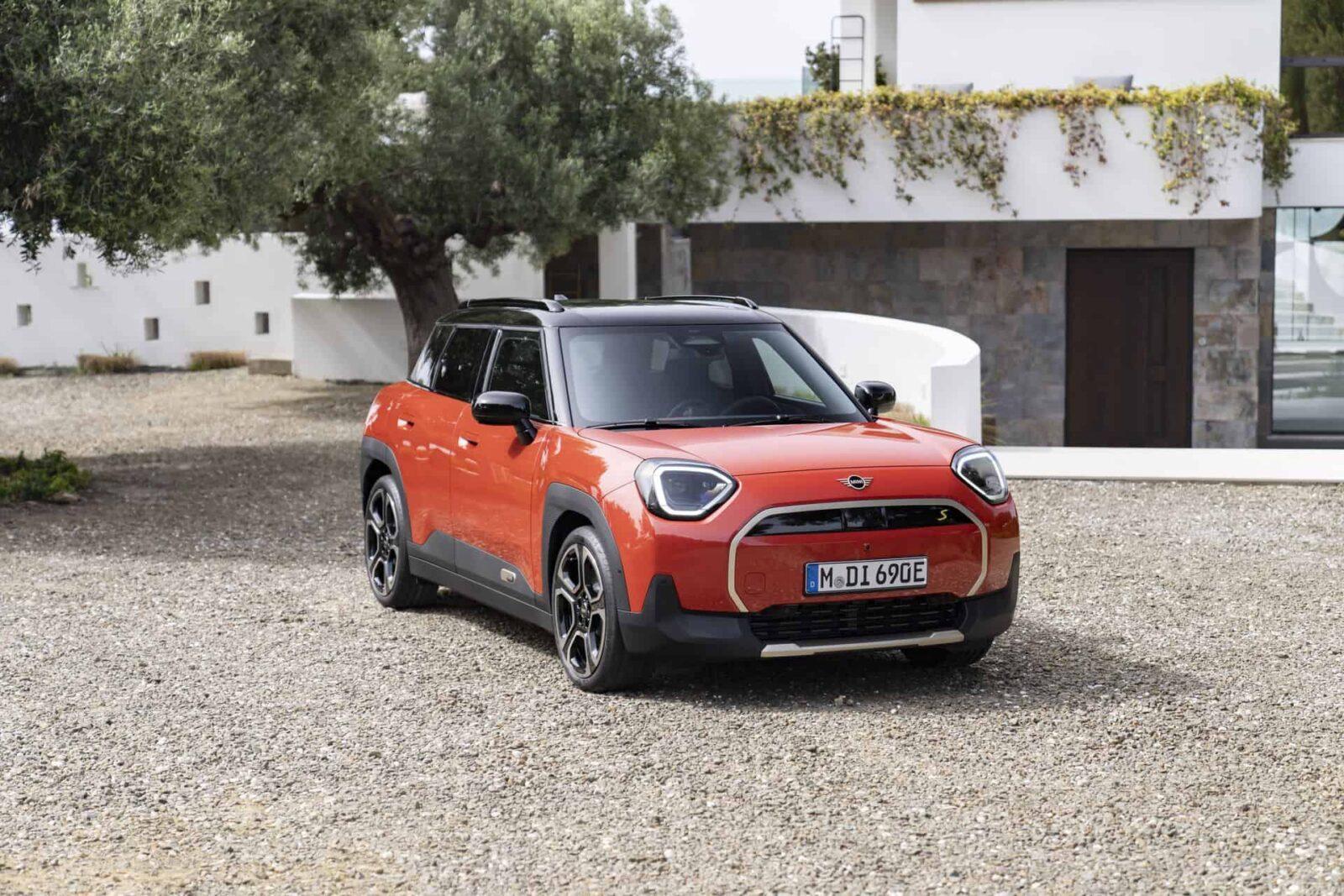 MINI выпустила Aceman, свой первый электромобиль 18 2025 mini aceman exterior 115