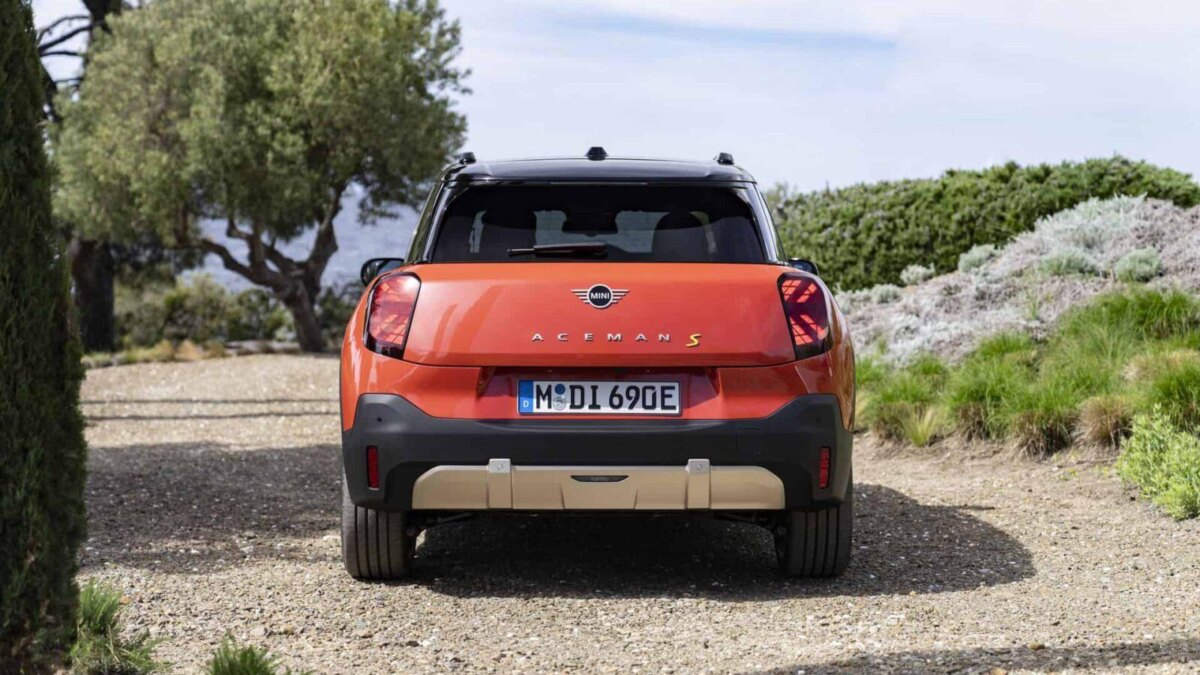 MINI выпустила Aceman, свой первый электромобиль 27 2025 mini aceman exterior 97