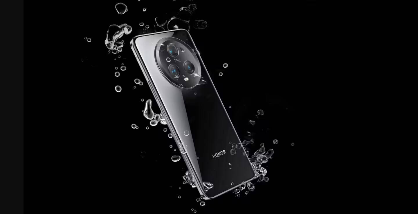 Черный смартфон HONOR Magic 6 Pro с водонепроницаемой защитой