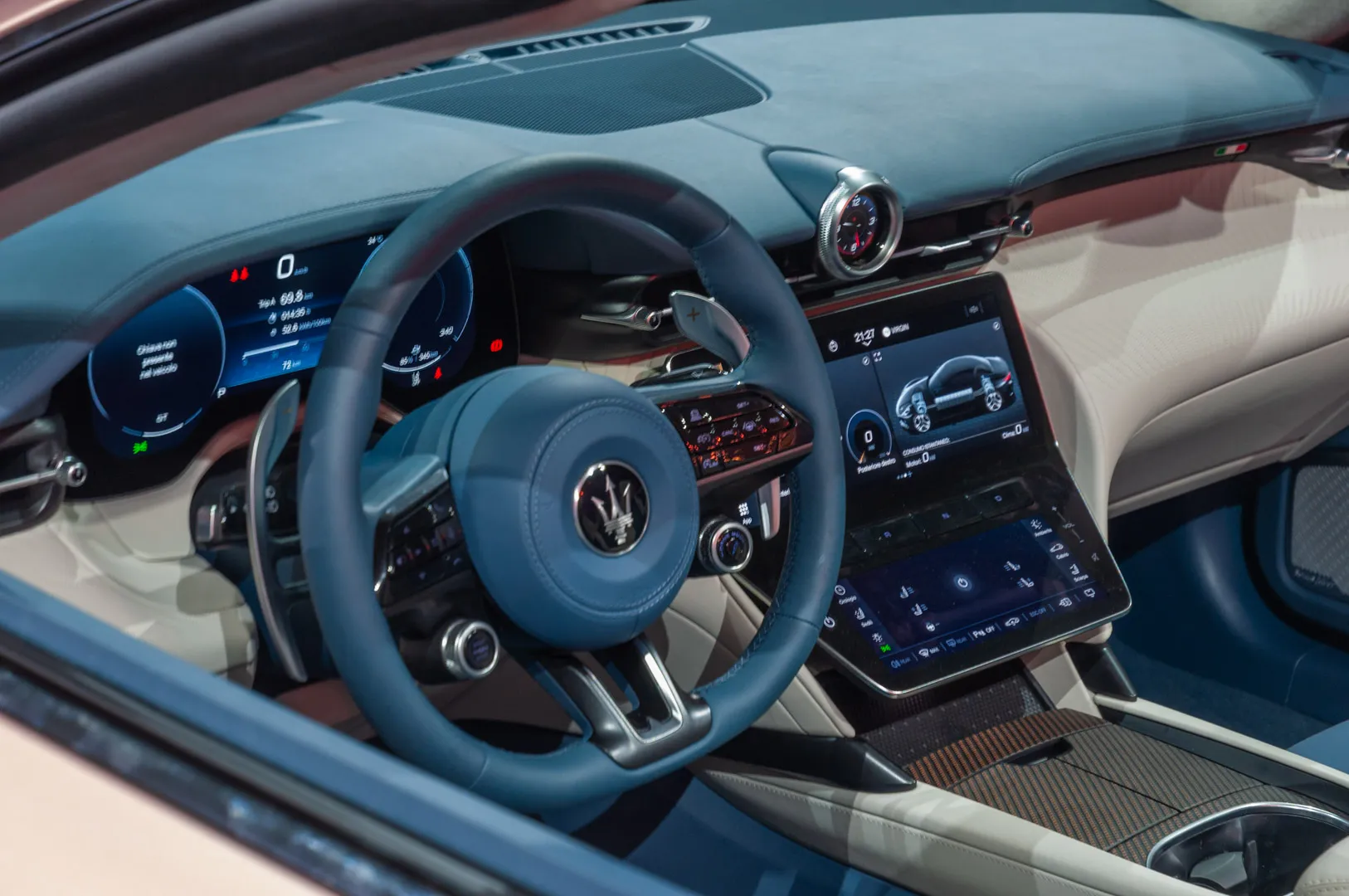 Электрокар Maserati GranCabrio Folgore дебютирует в 2025 году 10 maserati 100926030 h