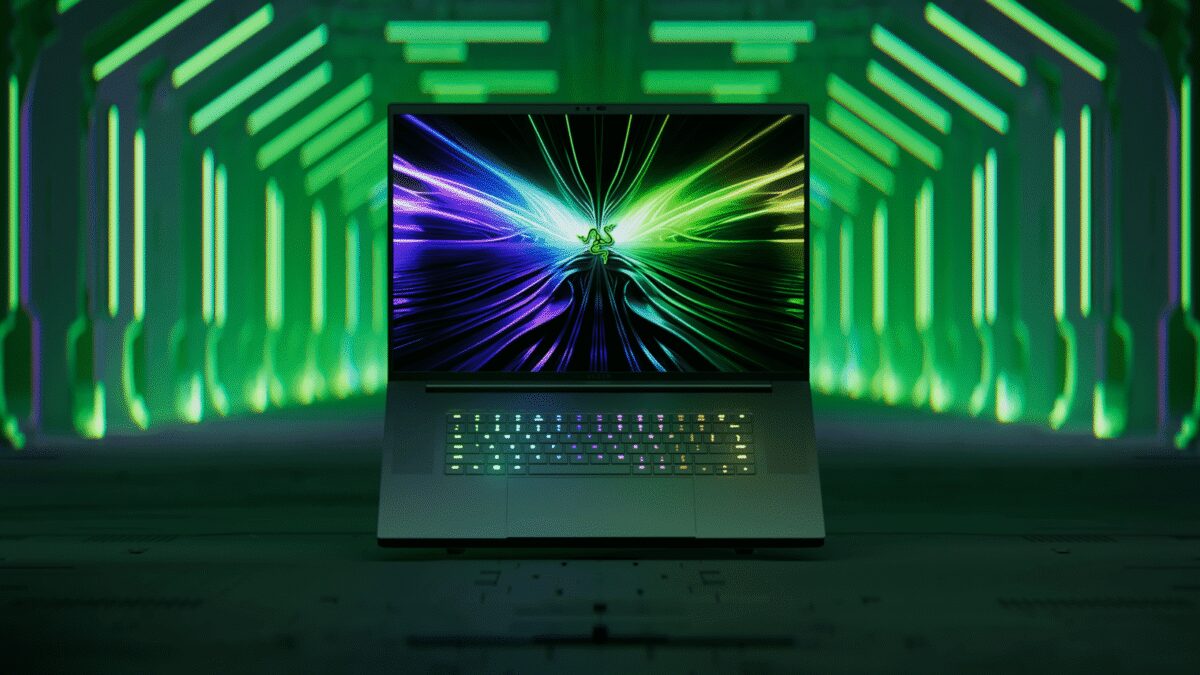s24002 razer blade18 frame01 v01