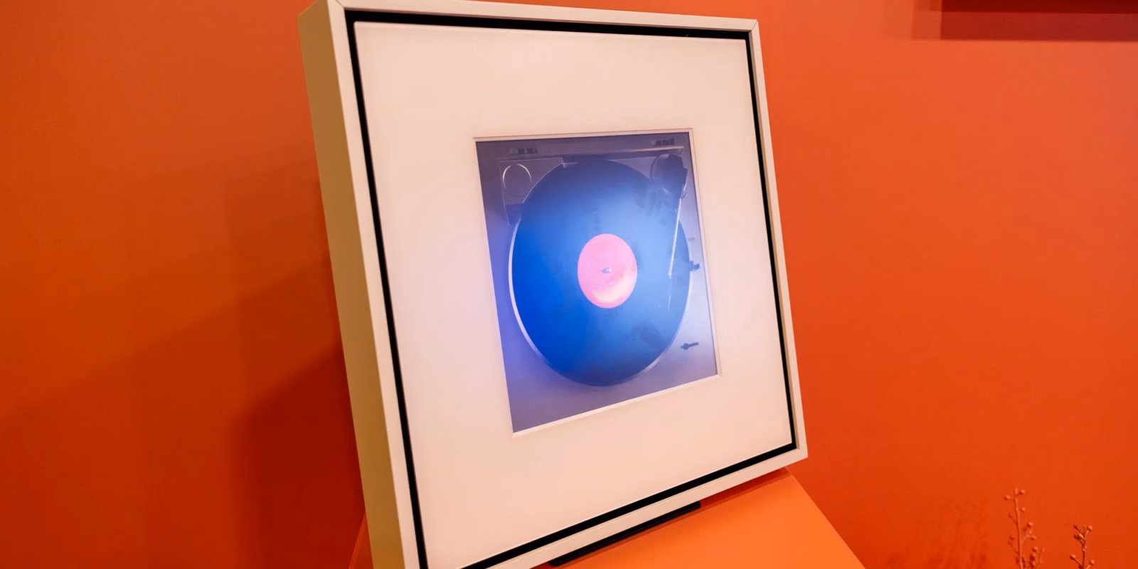 Samsung разрабатывает Music Frame Pro, цифровую музыкальную фоторамку 1 samsung ces 2024 music frame 2 1.jpg