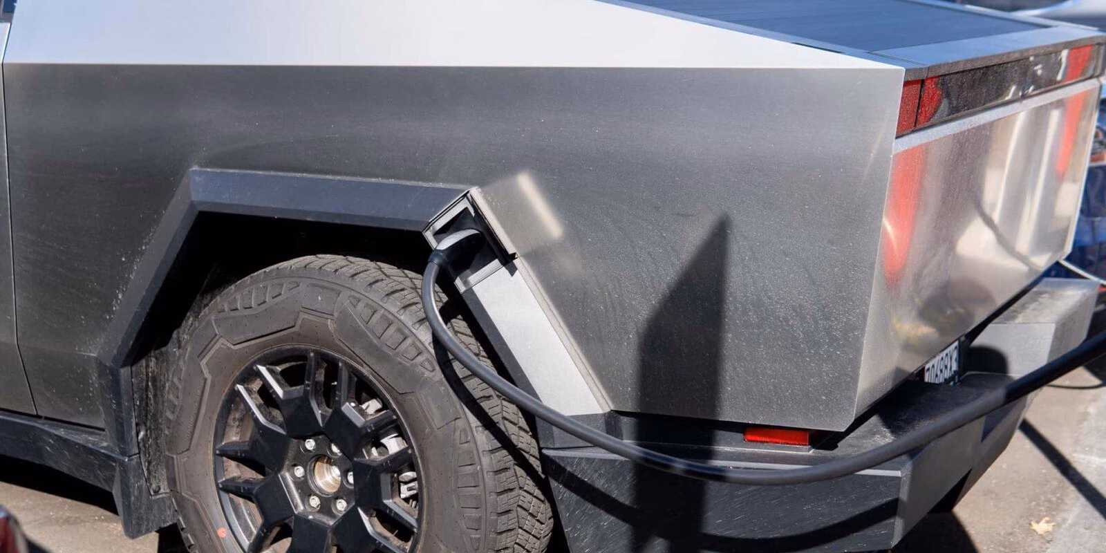 tesla cybertruck review