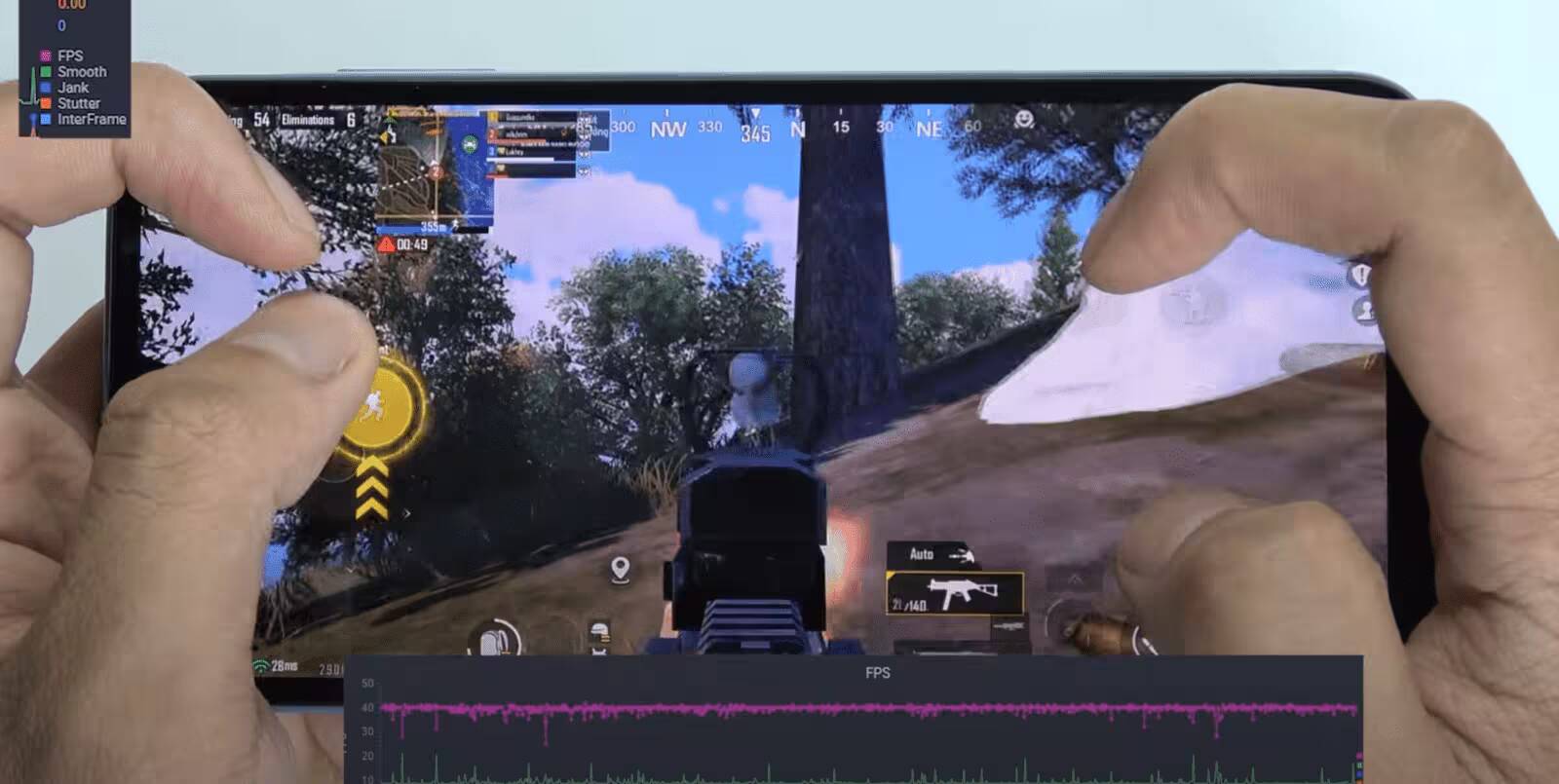 Игровой процесс PUBG на Samsung Galaxy S24 в ландшафтном режиме