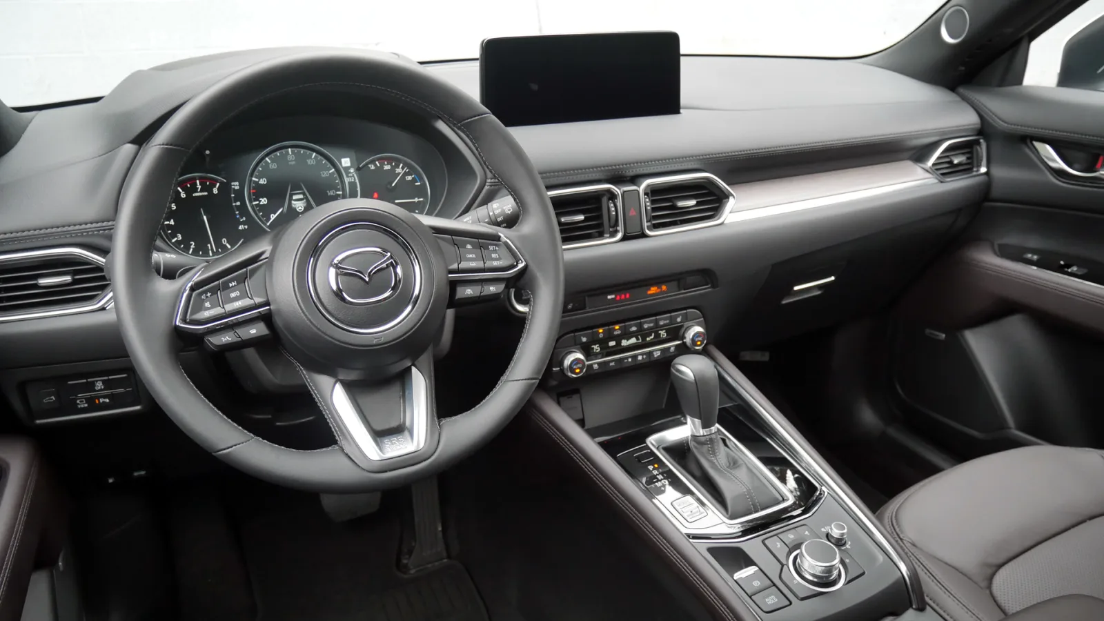 Гибридная Mazda CX-5 появится в конце 2024 года с новым двигателем 10 2022 mazda cx 5 interior from driver