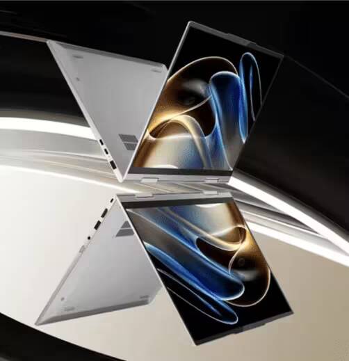 Ноутбук Lenovo ThinkPad X1 Yoga 2024 с OLED-экраном открыт под разными углами отражение на поверхности