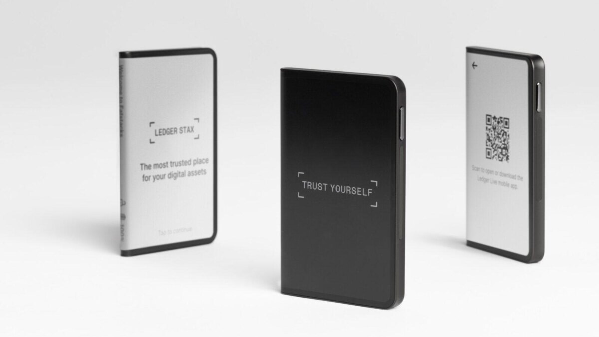 Ledger начала поставки своего высокотехнологичного криптокошелька Stax 6