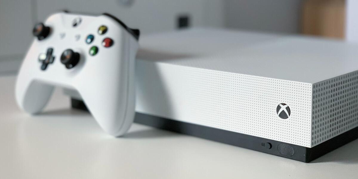 221f52c090 2 1390x600