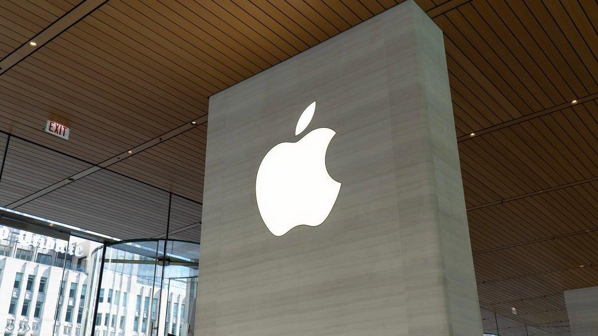 apple says it will release ios 18 developer beta 2 on monday.webp