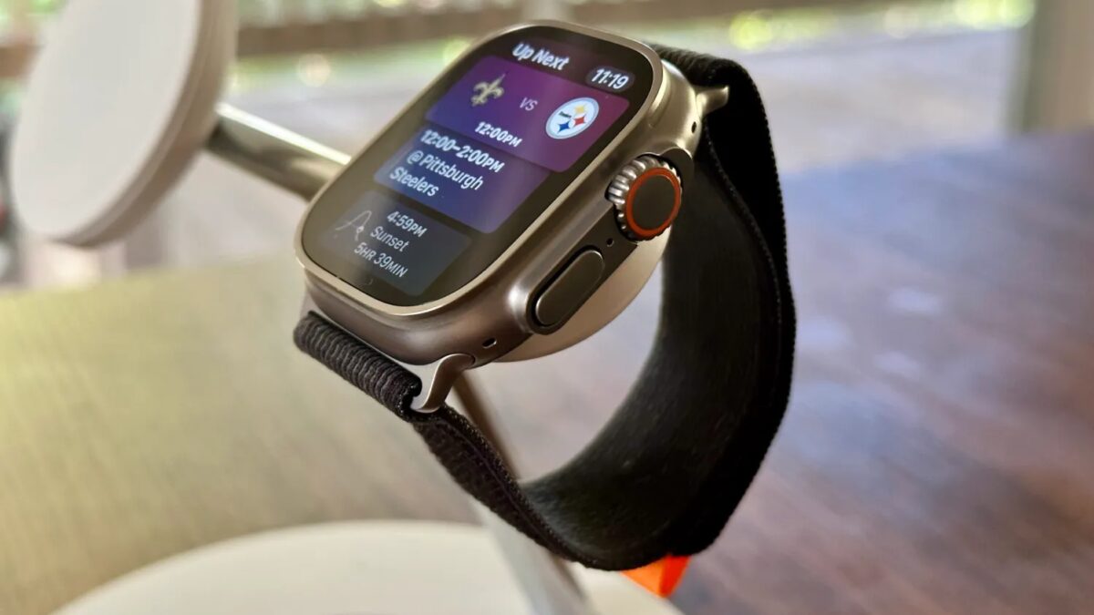 apple watch ultra trail loop siri face.jpg