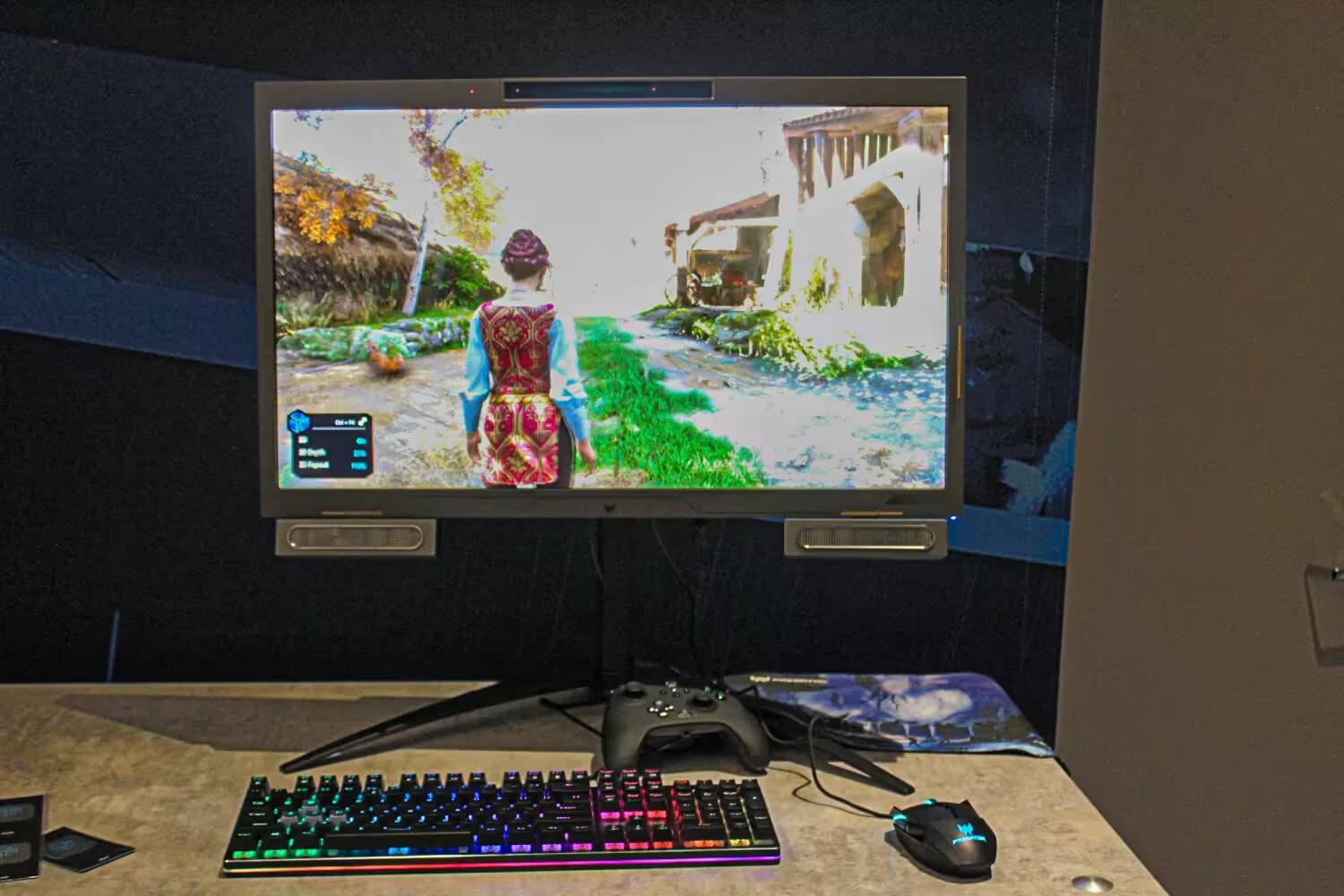 Computex 2024: топ-5 интересных мониторов на выставке 4 Настольный компьютер с игровым монитором с RGB-подсветкой клавиатурой и мышью