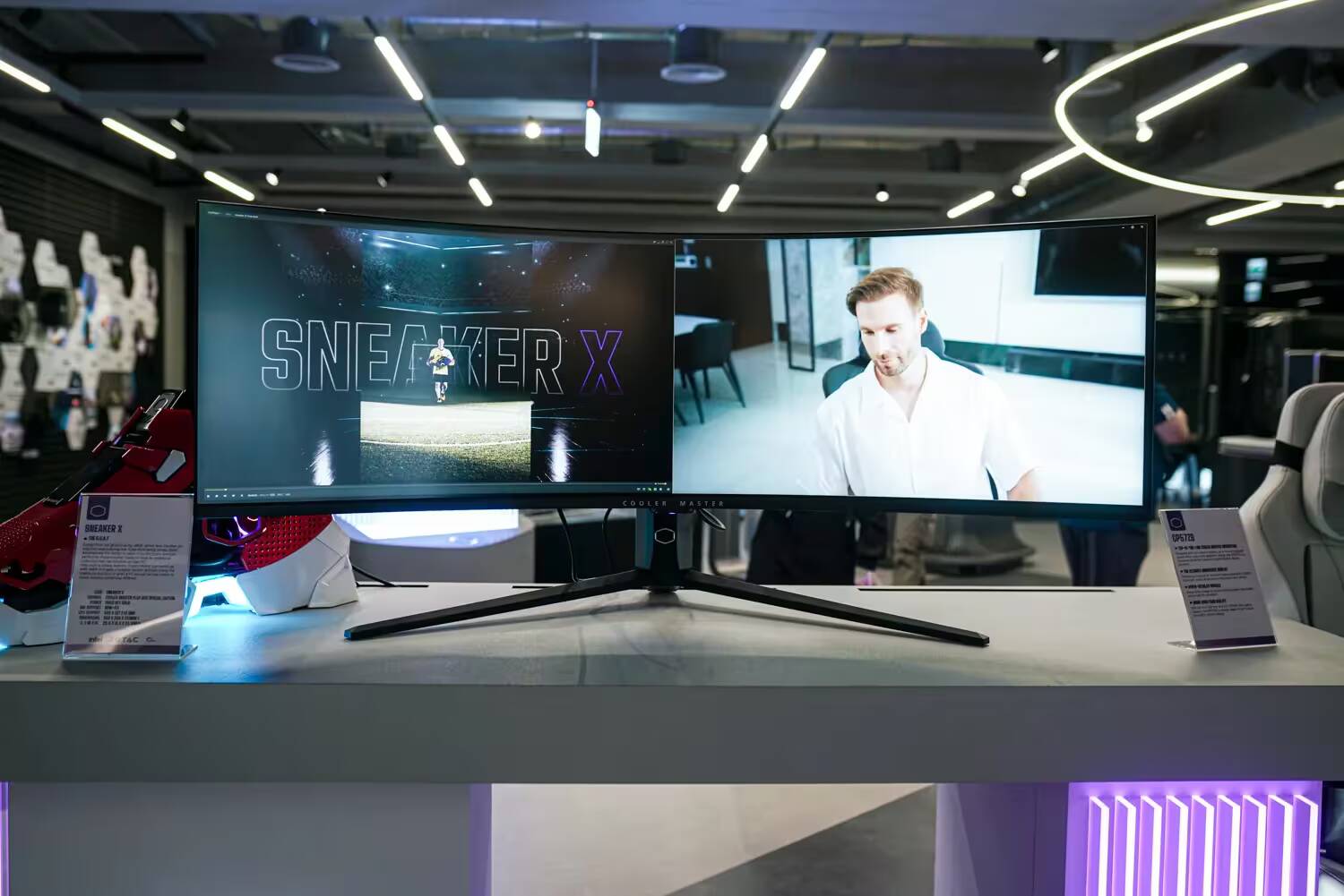 Computex 2024: топ-5 интересных мониторов на выставке 2 Изогнутый двойной монитор Samsung для игр выставка
