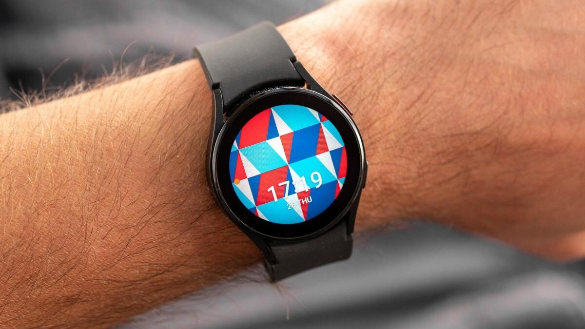 Samsung подтвердила существование Galaxy Watch FE (Fan Edition) 3 gsmarena 001
