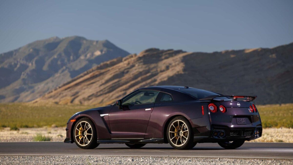 Прощай, легенда: Nissan прекращает производство GT-R 9 nissan gt r r35 final editions